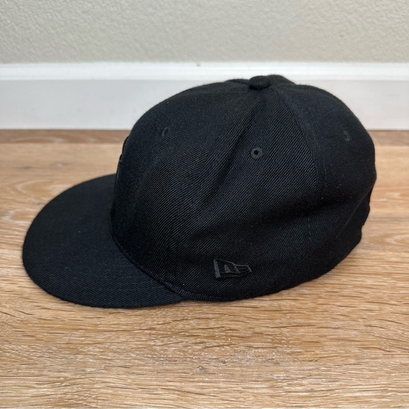 New Era 100% Wool Black 59Fifty Yankees Fitted Hat, Size 7 1/8 - Picture 4 of 12